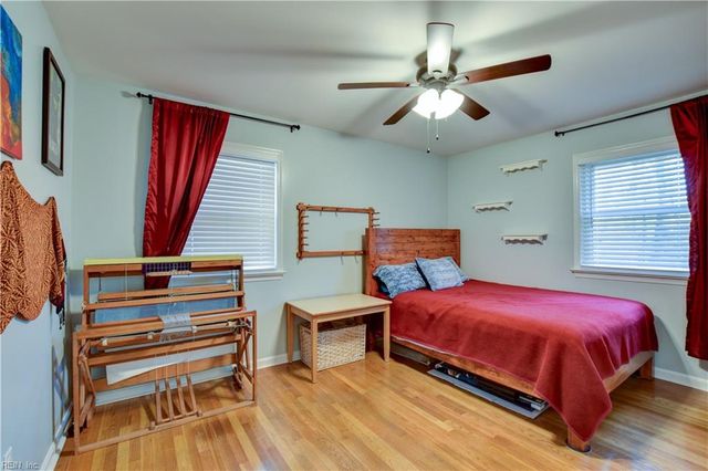 26 Meadow Creek DR, Newport News, VA 23608