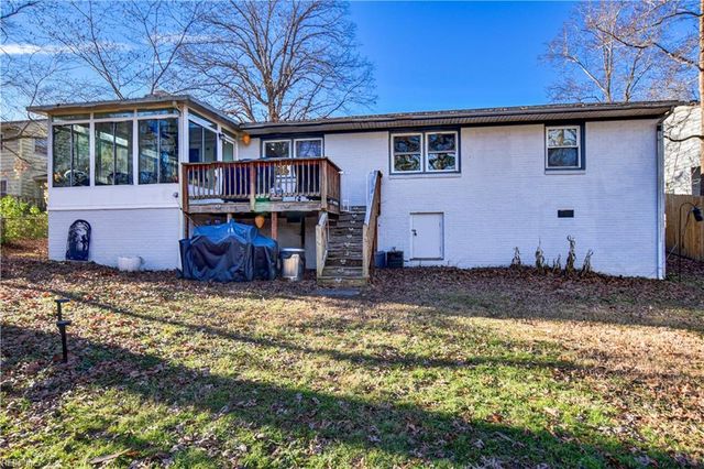 26 Meadow Creek DR, Newport News, VA 23608