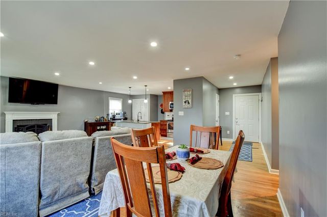 26 Meadow Creek DR, Newport News, VA 23608