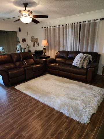 101 Country Lane, Boynton Beach, FL 33435