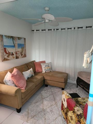 101 Country Lane, Boynton Beach, FL 33435