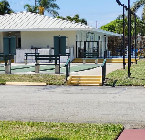 101 Country Lane, Boynton Beach, FL 33435