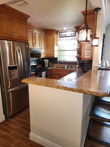 101 Country Lane, Boynton Beach, FL 33435