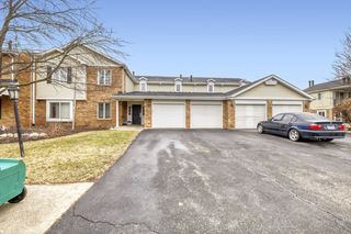 7285 Willow Way Lane 3B, Willowbrook, IL 60527