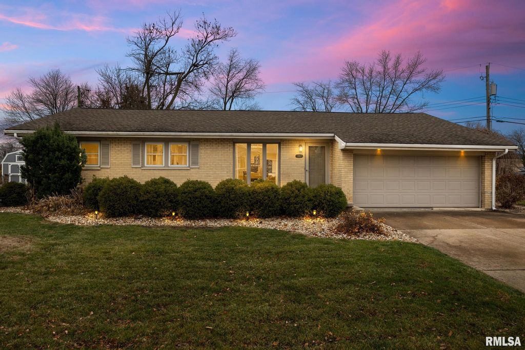 110 E MAYWOOD Street, Morton, IL 61550