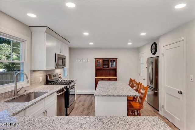 3025 Evelyn Drive, Guilderland, NY 12303