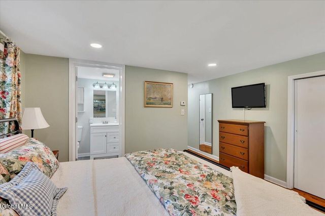 3025 Evelyn Drive, Guilderland, NY 12303