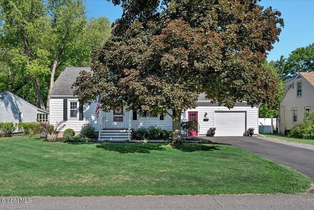 3025 Evelyn Drive, Guilderland, NY 12303