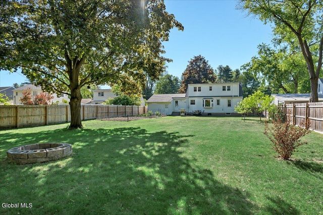3025 Evelyn Drive, Guilderland, NY 12303