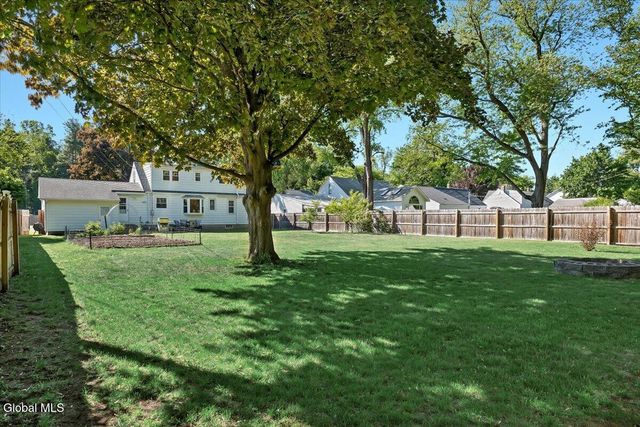 3025 Evelyn Drive, Guilderland, NY 12303