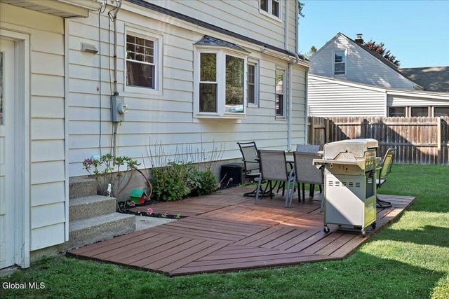 3025 Evelyn Drive, Guilderland, NY 12303