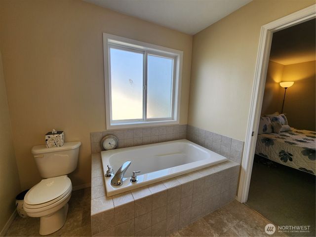 7002 83rd Street Ct E, Puyallup, WA 98371