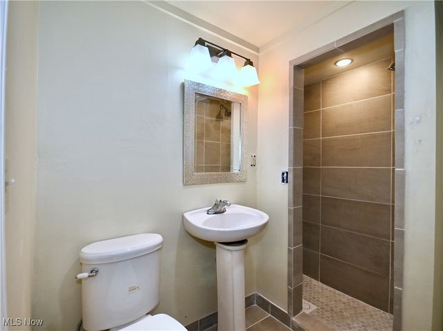 365 Sleepy Hollow Drive, Canfield, OH 44406