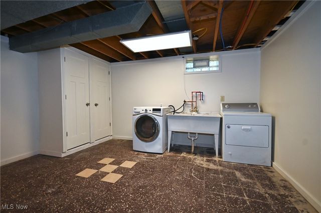 365 Sleepy Hollow Drive, Canfield, OH 44406