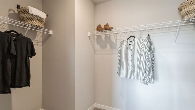 2400 SE Billings Place, West Des Moines, IA 50265