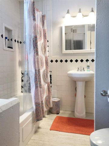 2510 Whitney Street 3, Houston, TX 77006