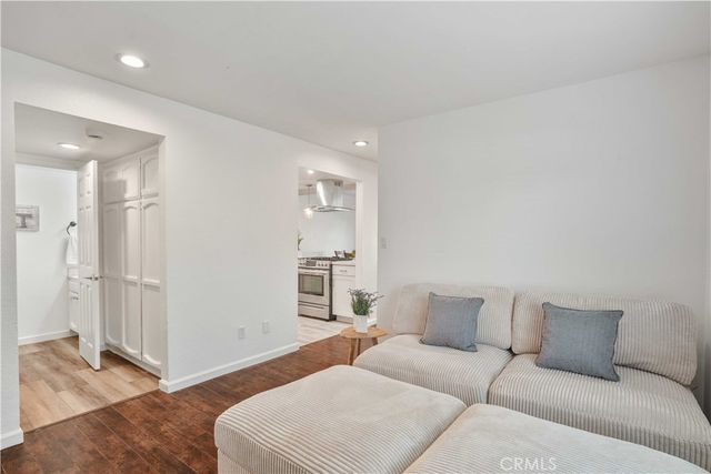 1504 Santiago Court, Bakersfield, CA 93307