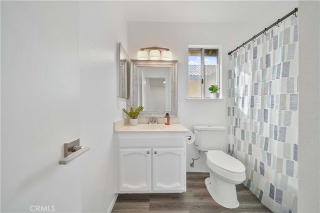 1504 Santiago Court, Bakersfield, CA 93307