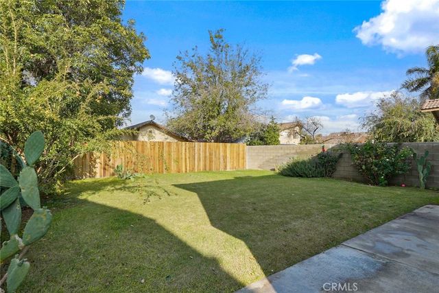 1504 Santiago Court, Bakersfield, CA 93307