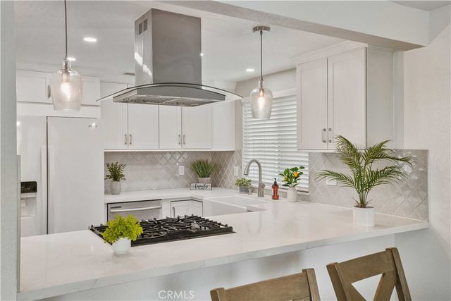 1504 Santiago Court, Bakersfield, CA 93307