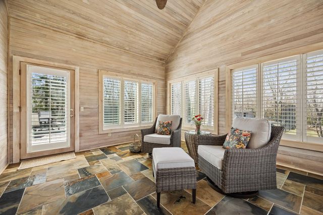 18650 Verna Lane, Prior Lake, MN 55372