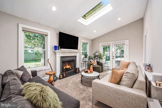 109 WILLOWBURN RD, Villanova, PA 19085