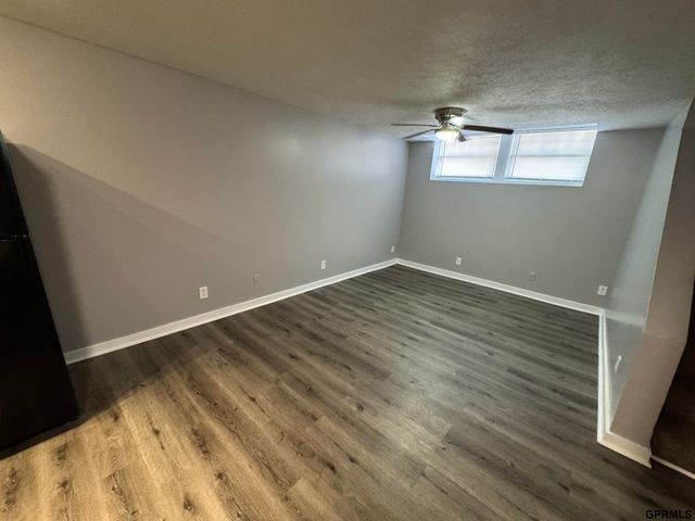 649 S 19th Avenue, Omaha, NE 68102