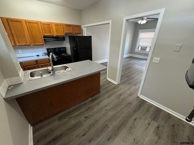 649 S 19th Avenue, Omaha, NE 68102