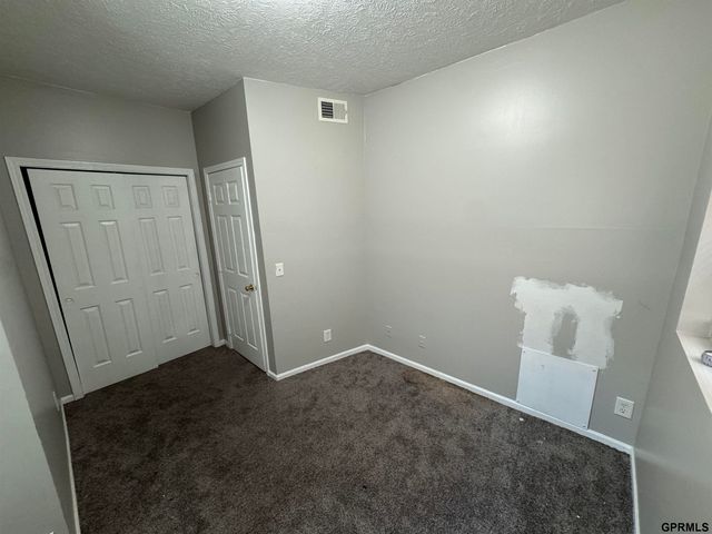 649 S 19th Avenue, Omaha, NE 68102