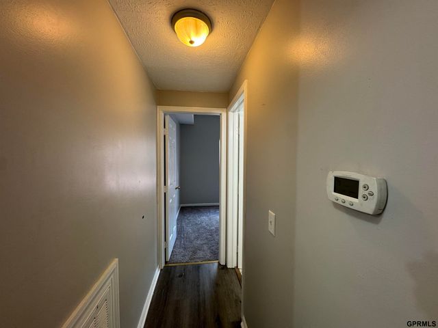 649 S 19th Avenue, Omaha, NE 68102