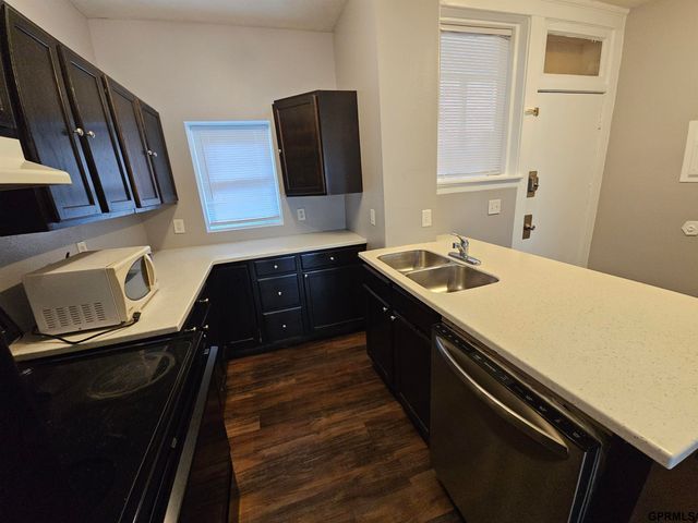 649 S 19th Avenue, Omaha, NE 68102