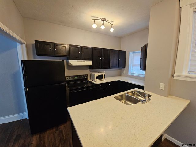 649 S 19th Avenue, Omaha, NE 68102