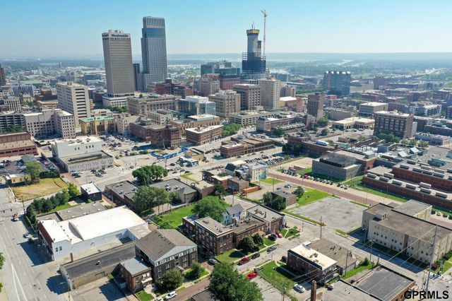 649 S 19th Avenue, Omaha, NE 68102