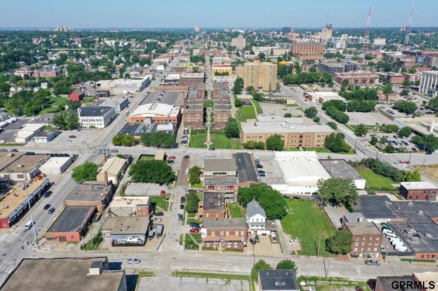 649 S 19th Avenue, Omaha, NE 68102