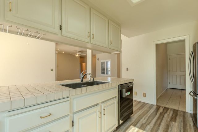 2344 W Tokay St, Lodi, CA 95242