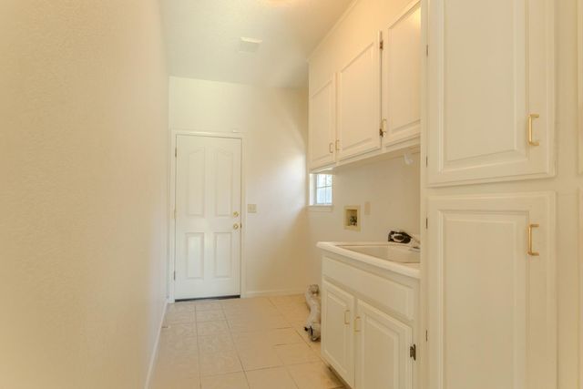 2344 W Tokay St, Lodi, CA 95242