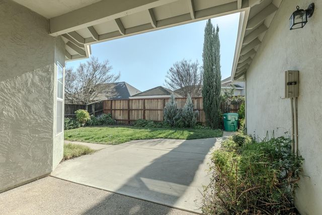 2344 W Tokay St, Lodi, CA 95242
