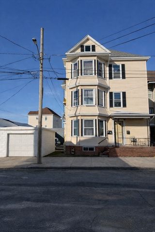 9 Stapleton St, New Bedford, MA 02744