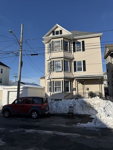 9 Stapleton St, New Bedford, MA 02744