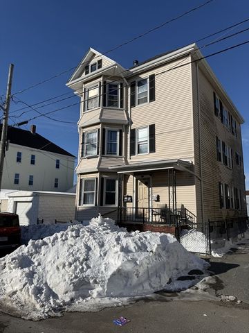 9 Stapleton St, New Bedford, MA 02744