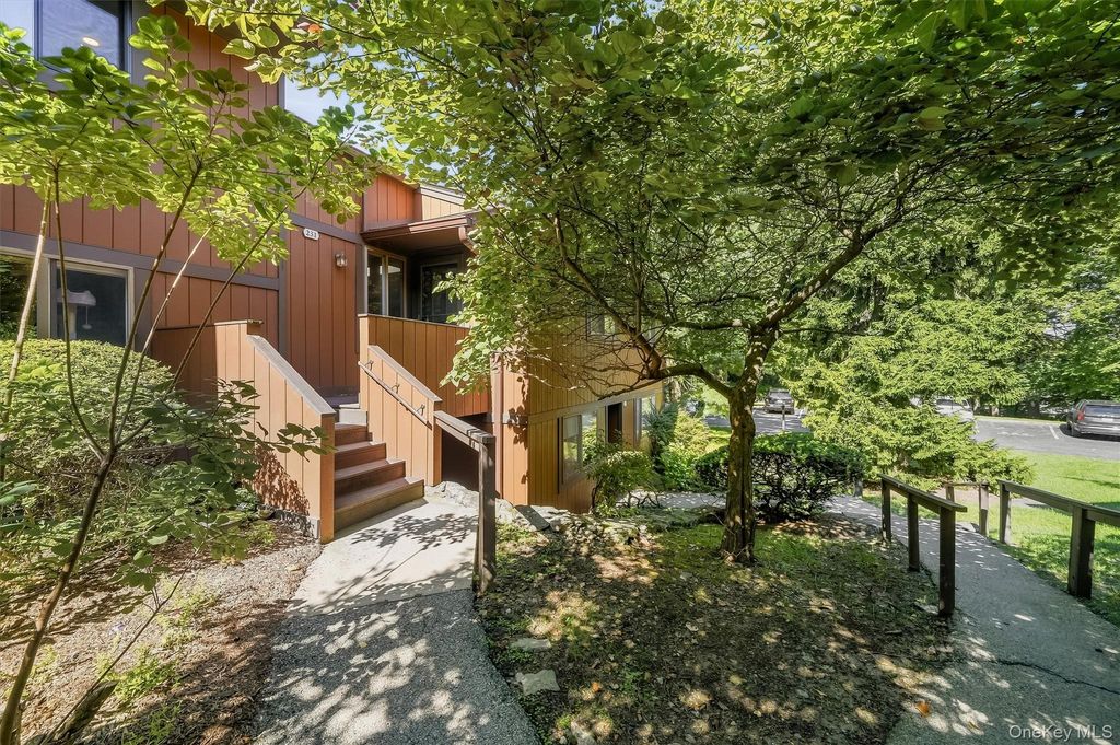 231 Martling Avenue, Tarrytown, NY 10591 — photo 2