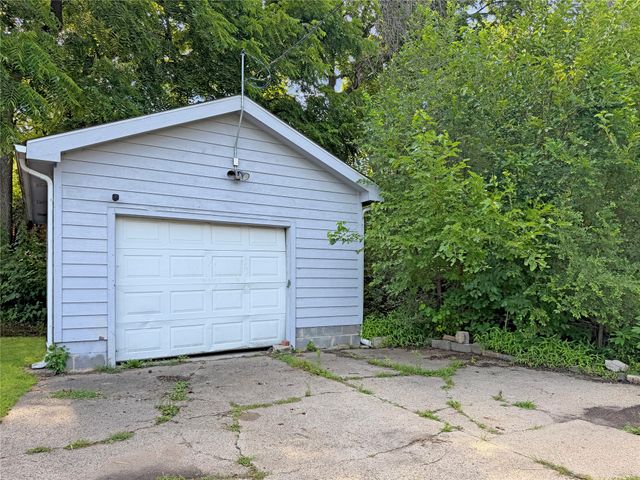 3114 S Union Street, Des Moines, IA 50315