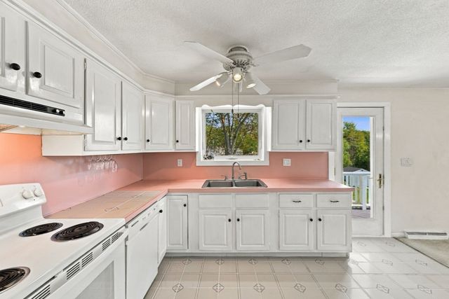 13 High Popples Rd, Gloucester, MA 01930