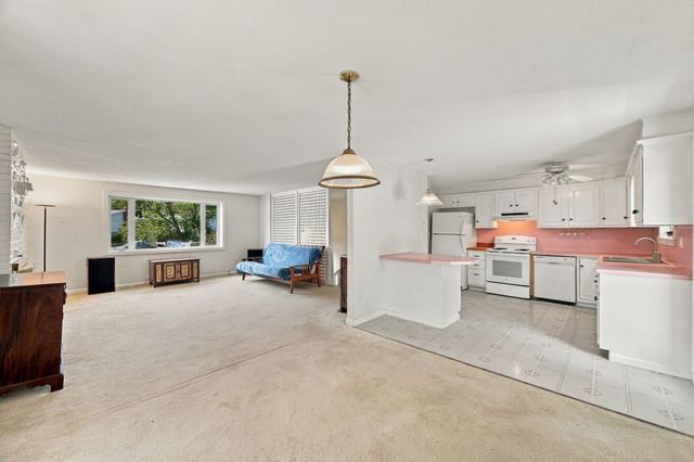 13 High Popples Rd, Gloucester, MA 01930