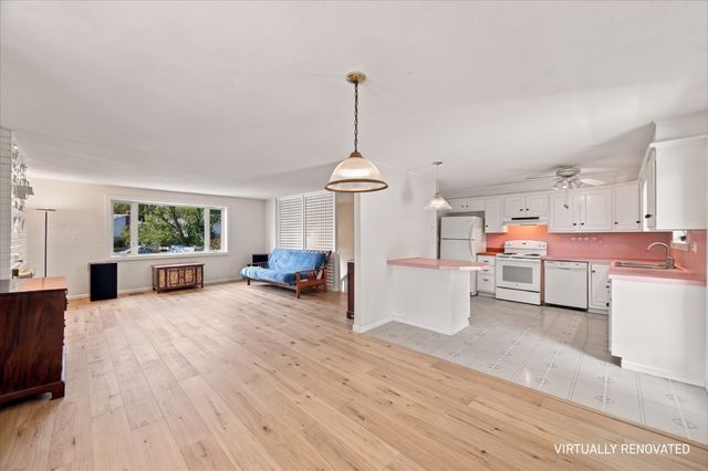 13 High Popples Rd, Gloucester, MA 01930