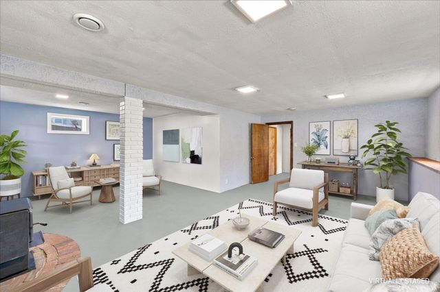 13 High Popples Rd, Gloucester, MA 01930