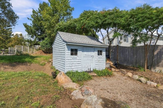 13 High Popples Rd, Gloucester, MA 01930