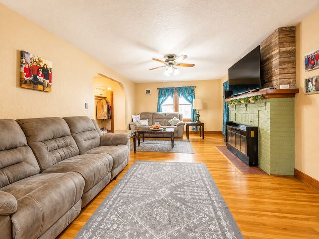 902 4th Avenue SW, Austin, MN 55912