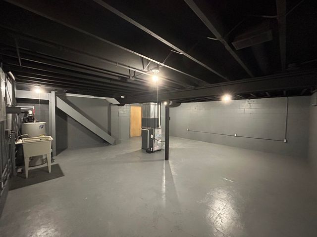 6701 Madison Street, Merrillville, IN 46410