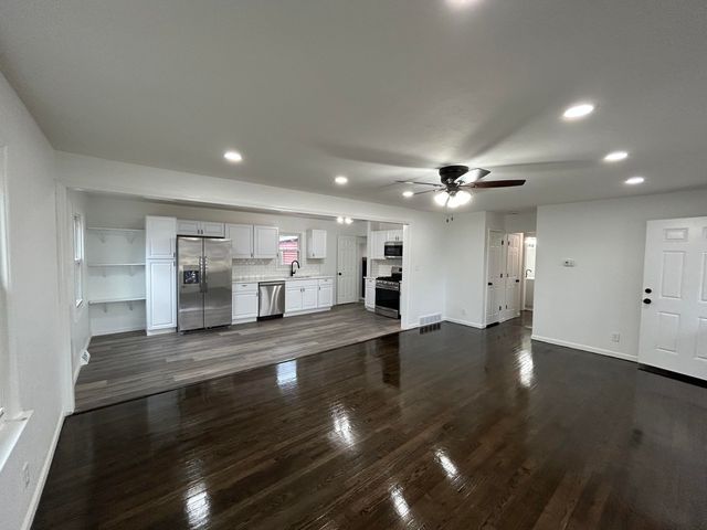 6701 Madison Street, Merrillville, IN 46410